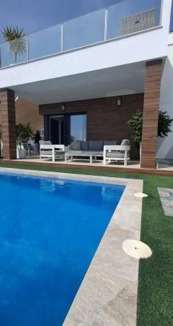 Chalet adosado en Desamparados-Hurchillo-Torremendo, Orihuela thumbnail 1