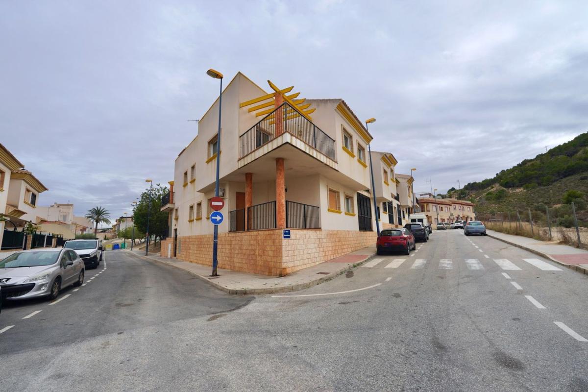 Sale of apartment in Piso en Calle Aljibes, 4, Desamparados-Hurchillo-Torremendo, Orihuela, Orihuela
photo 1