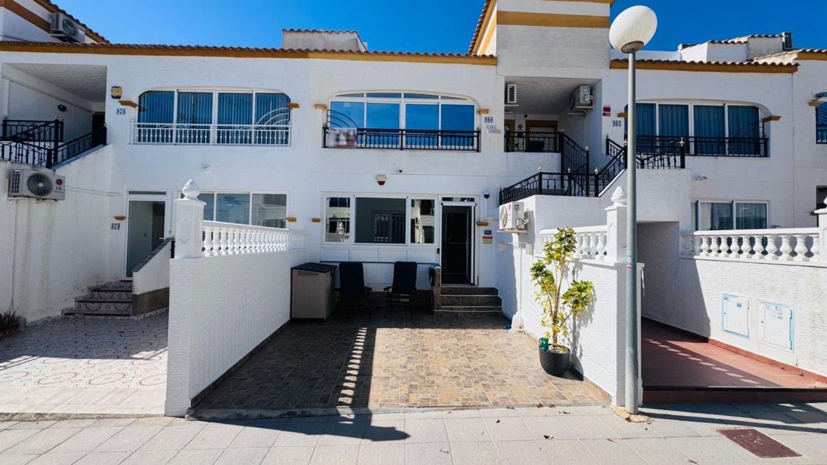 Sale of apartment in Piso en Calle Ciruelo, Desamparados-Hurchillo-Torremendo, Orihuela, Orihuela
photo 1