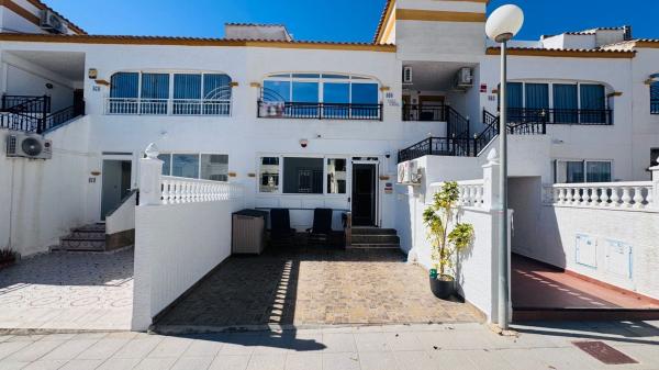 Venta de piso en Piso en Calle Ciruelo, Desamparados-Hurchillo-Torremendo, Orihuela, Orihuela
 photo 1