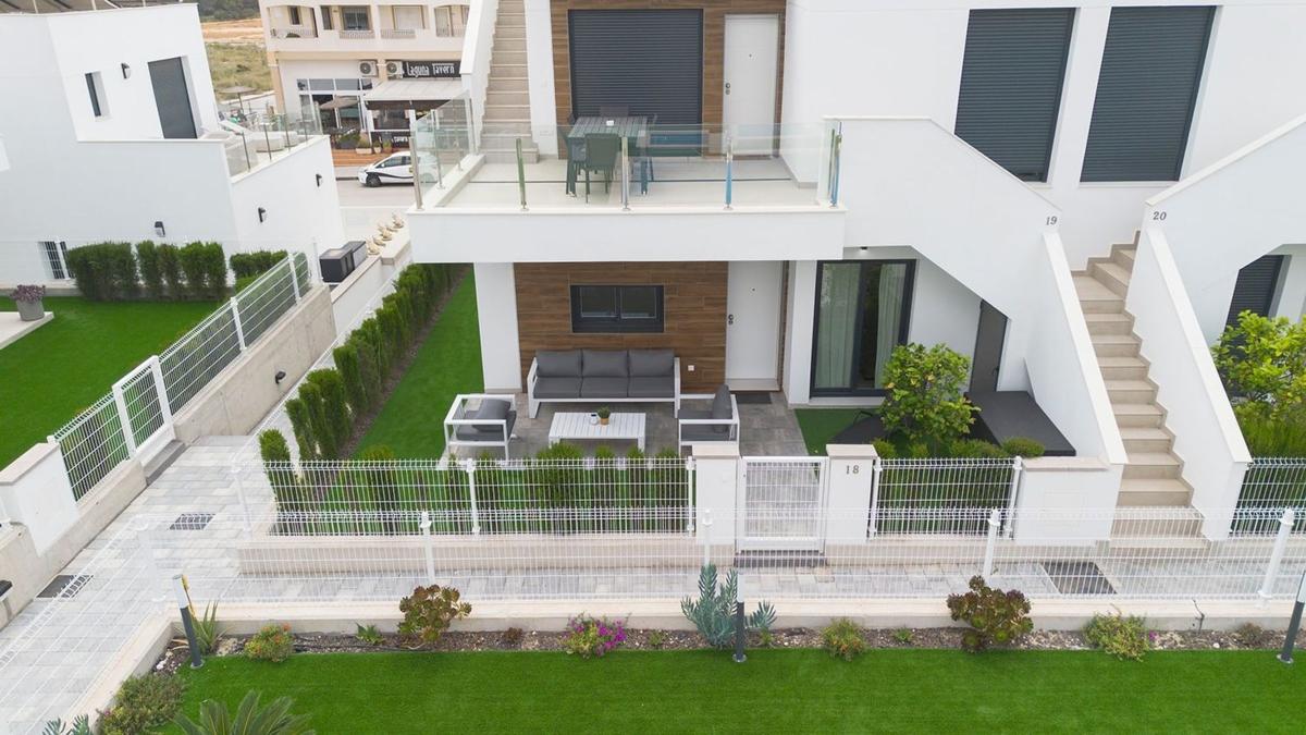 Sale of apartment in Piso en Calle Mandarino, 3, Desamparados-Hurchillo-Torremendo, Orihuela, Orihuela
photo 4