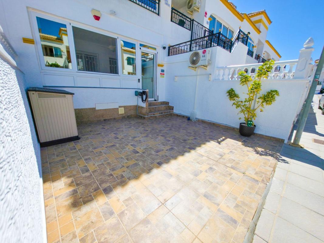 Sale of apartment in Piso en Calle Manzano, Desamparados-Hurchillo-Torremendo, Orihuela, Orihuela
photo 2