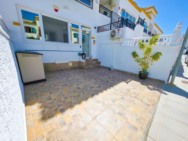 Venta de piso en Piso en Calle Manzano, Desamparados-Hurchillo-Torremendo, Orihuela, Orihuela
 photo 2