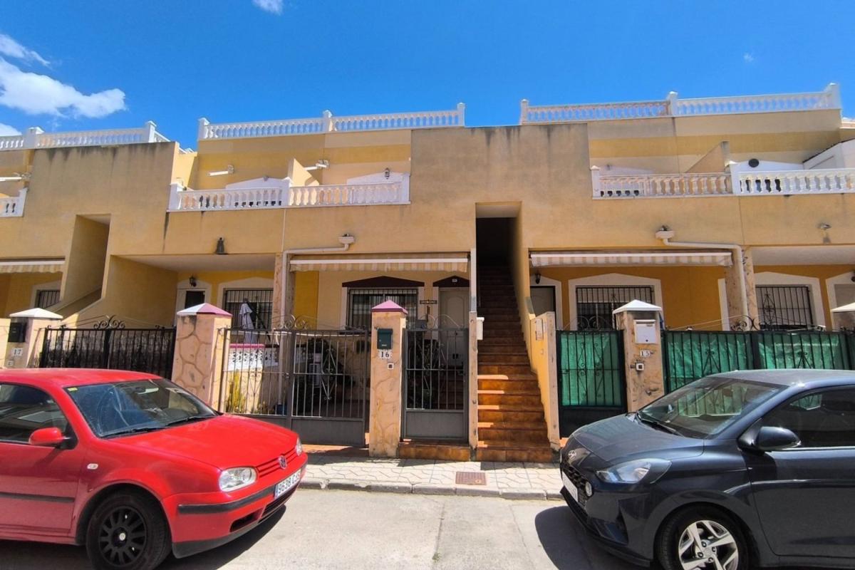 Sale of apartment in Piso en Calle Mayor, Molins-Campaneta-San Bartolomé, Orihuela, Orihuela
photo 1