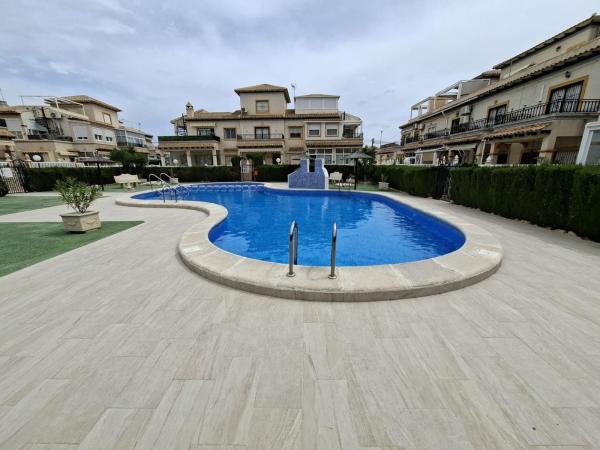 Chalet adosado en Alto Polígono Puente, Montepinar-La Aparecida-Raiguero, Orihuela photo 1