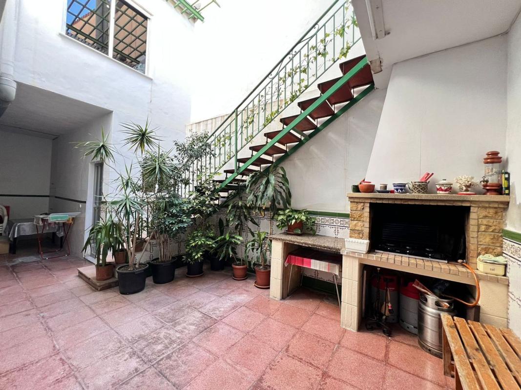 Properties for sale and rent in Spain photo 1