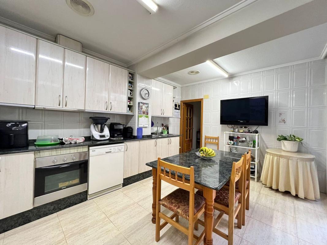 Properties for sale and rent in Spain photo 4