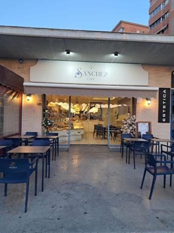 Cafetería en Calle de Ramón Gómez Sempere, 28, El Palmeral-Urbanova-Tabarca, Alicante / Alacant photo 1