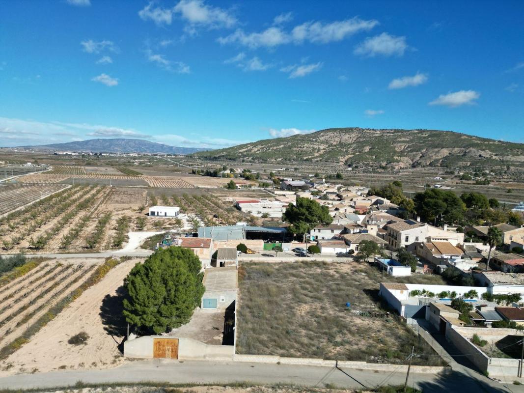 Terreno en venta en Pinoso, Alicante photo 1