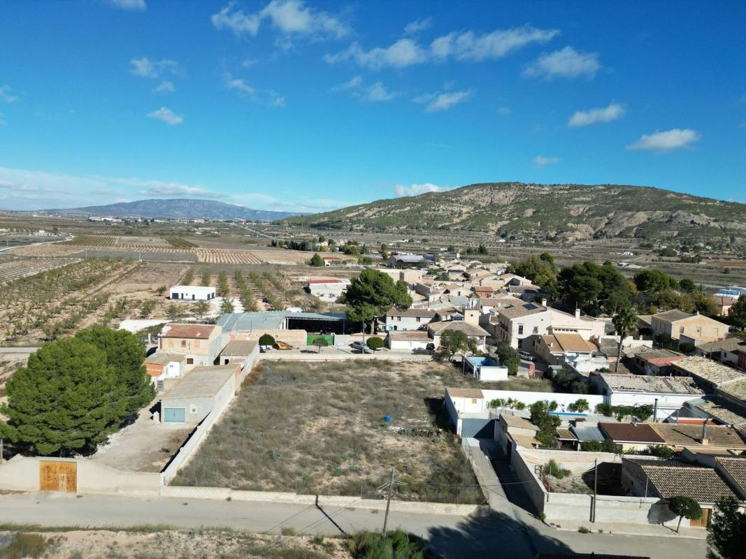 Terreno en venta en Pinoso, Alicante photo 2