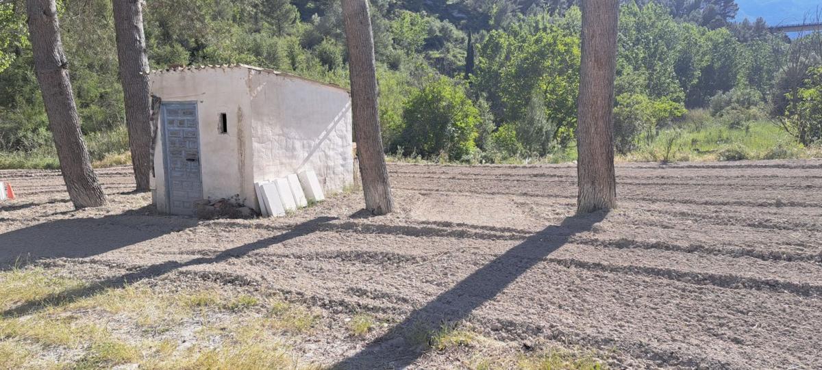 Terreno en venta en Cocentaina, Alicante photo 4