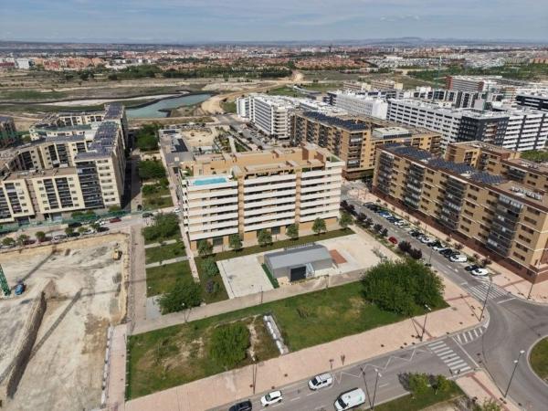 Duplex en venta en Dúplex en Avenida Cañones de Zaragoza, 1, Montecanal-Valdespartera-Rosales del Canal, Zaragoza, Zaragoza thumbnail 2