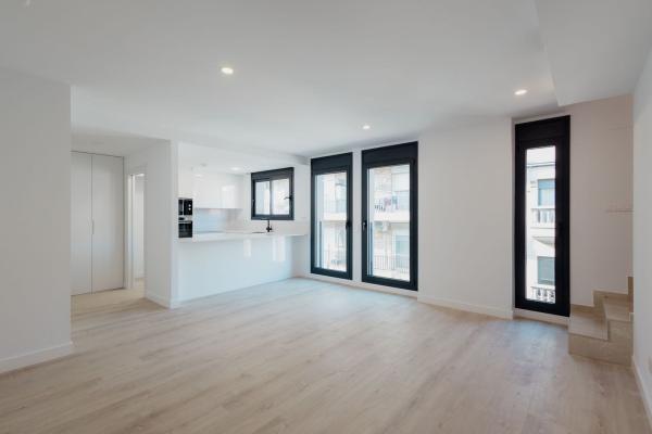 Duplex en venta en Dúplex en Calle Martí i Julia, 27, Centre, Cornellà de Llobregat, Cornellà de Llobregat thumbnail 2