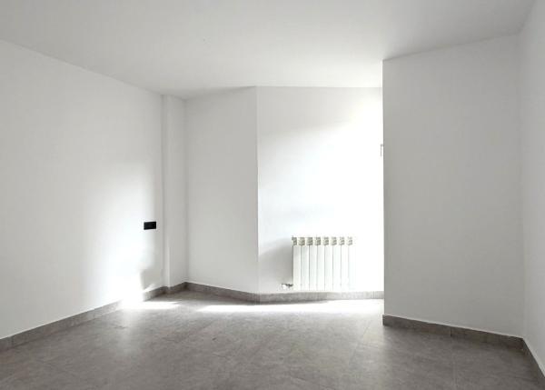 Продажа квартиры на Piso en Camino Viejo de Güéjar, 35, Cenes de la Vega, Сенес-де-ла-Вега
thumbnail 1