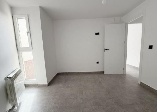 Продажа квартиры на Piso en Camino Viejo de Güéjar, 35, Cenes de la Vega, Сенес-де-ла-Вега
thumbnail 2