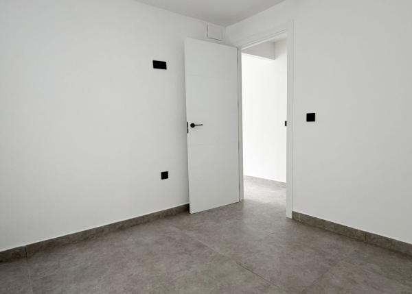 Продажа квартиры на Piso en Camino Viejo de Güéjar, 35, Cenes de la Vega, Сенес-де-ла-Вега
 photo 4