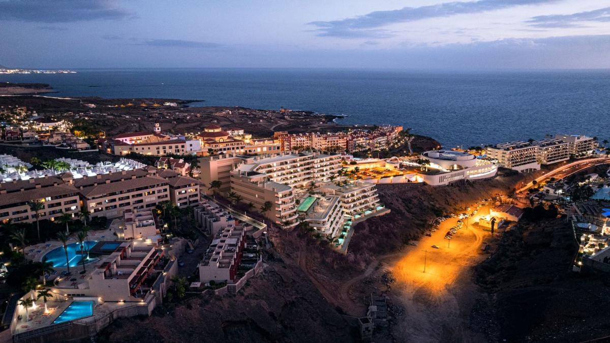 Продажа квартиры на Piso en Avenida Adeje, 300, Playa Paraíso, Adeje, Адехе
 photo 4