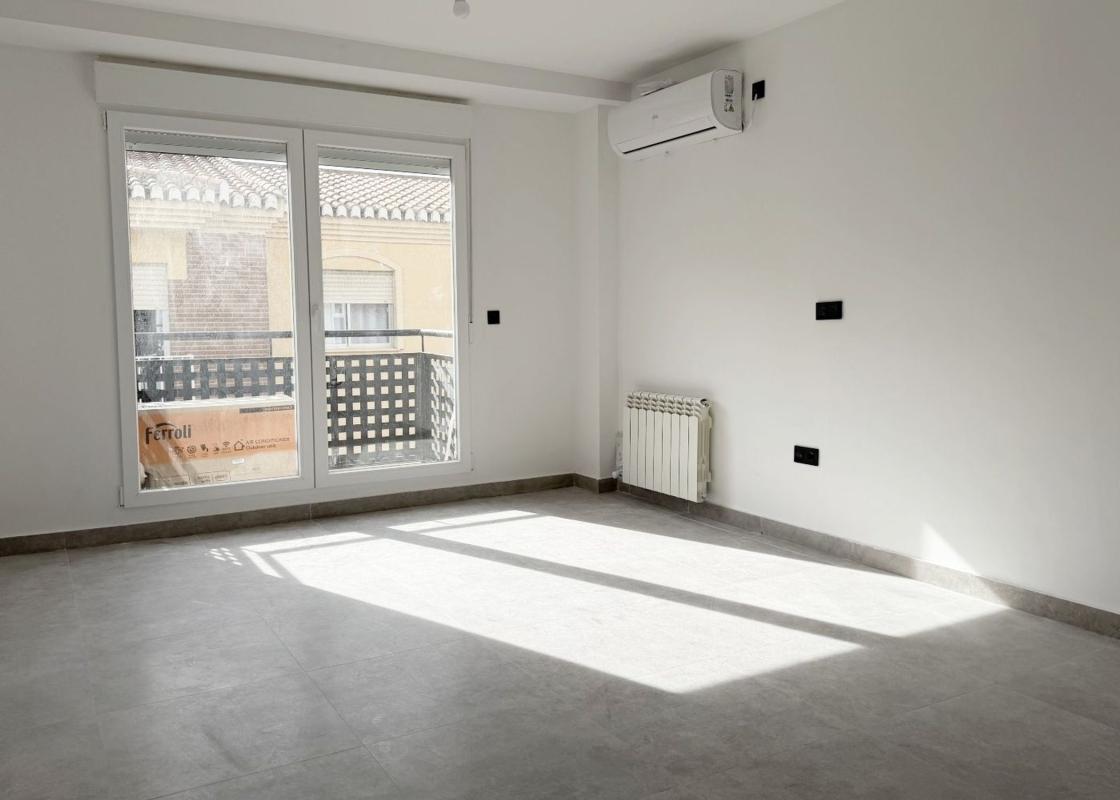 Venta de piso en Piso en Camino Viejo de Güéjar, 35, Cenes de la Vega, Cenes de la Vega
photo 2