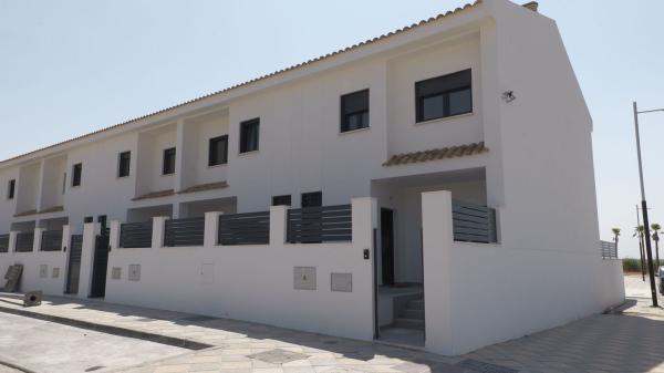 Chalet adosado en Calle Hernán Cortés, 1, Salteras photo 1
