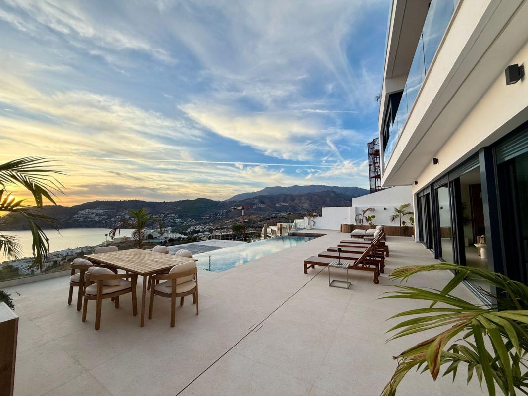 Properties for sale and rent in Spain photo 3