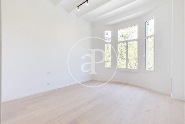 Дуплекс на продажу в Dúplex en Sant Gervasi - Galvany, Barcelona, Барселона thumbnail 2