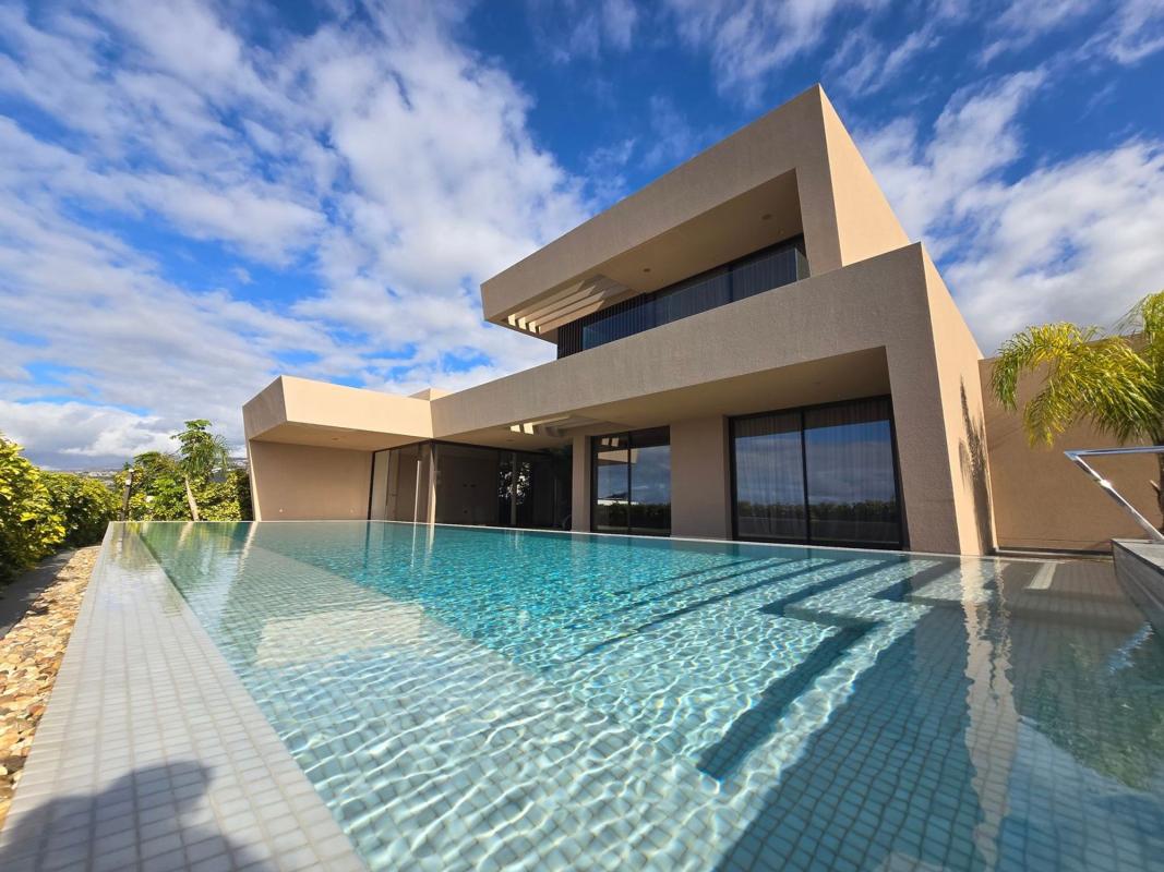 Properties for sale and rent in Spain photo 3
