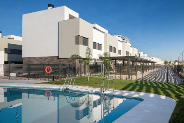 Chalet independiente en venta en Casa o chalet en Avenida de Palmas Altas, 2, Palmas Altas, Sevilla, Sevilla
 photo 2