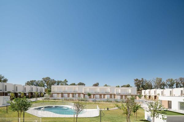Chalet adosado en Manuel Piñero, 1, Las Pajanosas, Guillena thumbnail 1