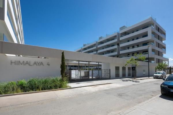 Аттик на продажу в  Ático en Avenida de Palmas Altas, 2, Palmas Altas, Sevilla, Севилья photo 1