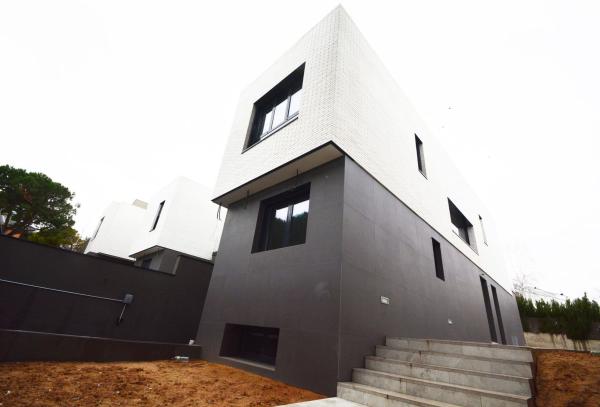 Chalet adosado en Calle San Juan Bautista, 9, Marazuela- El Torreón, Las Rozas de Madrid thumbnail 1