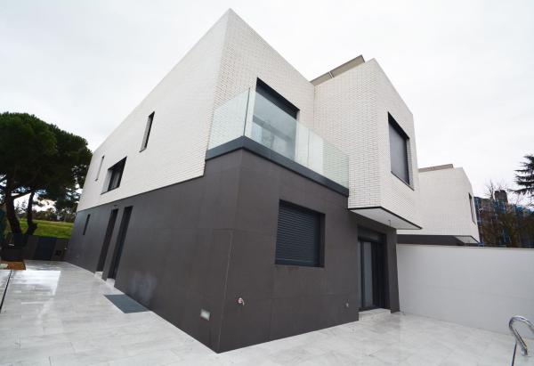 Chalet adosado en Calle San Juan Bautista, 9, Marazuela- El Torreón, Las Rozas de Madrid thumbnail 2