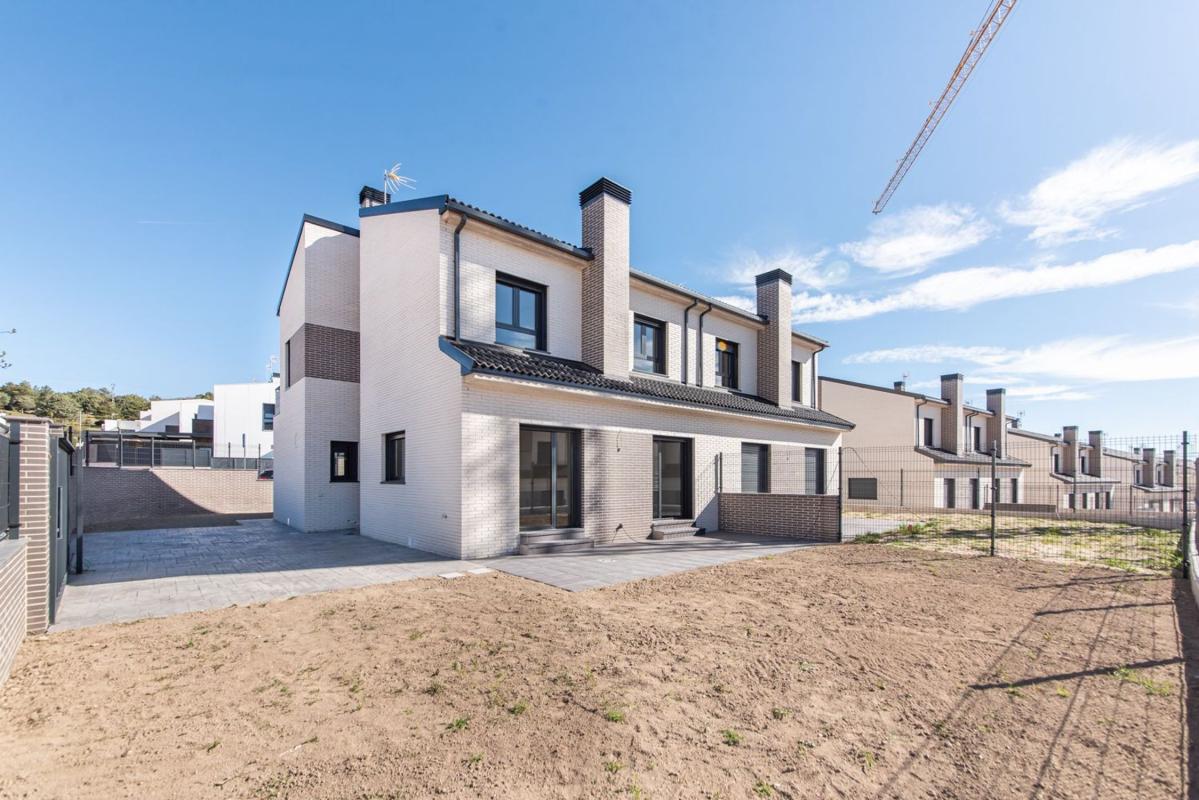 Недвижимость на продажу и в аренду в Испании photo 2