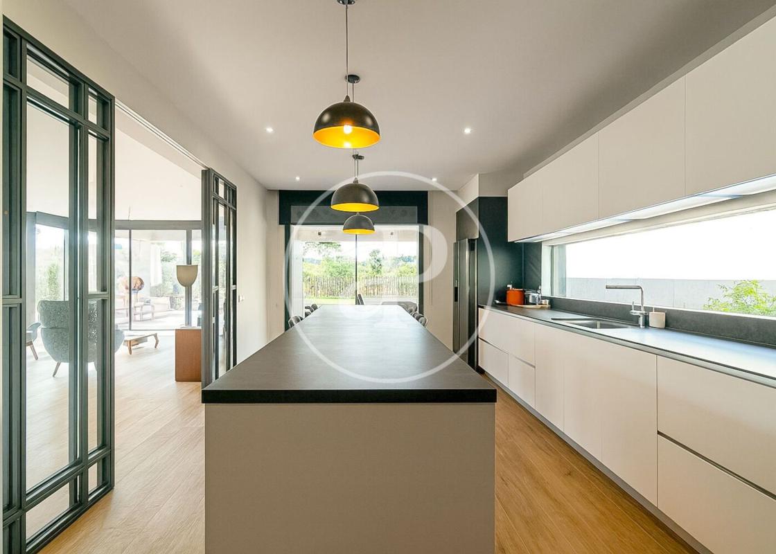 Properties for sale and rent in Spain photo 1