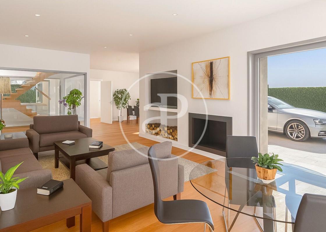 Properties for sale and rent in Spain photo 5