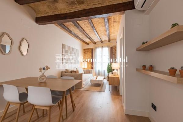 Sprzedaż mieszkania w Piso en Ronda Sant Antoni, 21, Sant Antoni, Barcelona, Barcelona
 photo 1