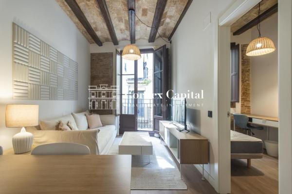 Sprzedaż mieszkania w Piso en Ronda Sant Antoni, 21, Sant Antoni, Barcelona, Barcelona
 photo 1