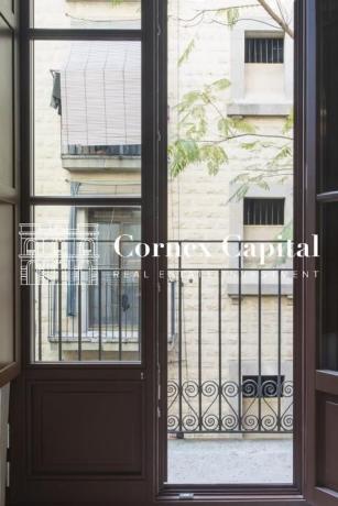 Sprzedaż mieszkania w Piso en Ronda Sant Antoni, 21, Sant Antoni, Barcelona, Barcelona
 photo 4