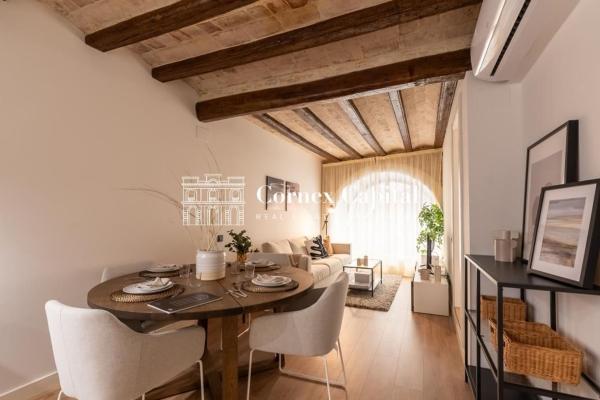 Sprzedaż mieszkania w Piso en Ronda Sant Antoni, 21, Sant Antoni, Barcelona, Barcelona
 photo 1
