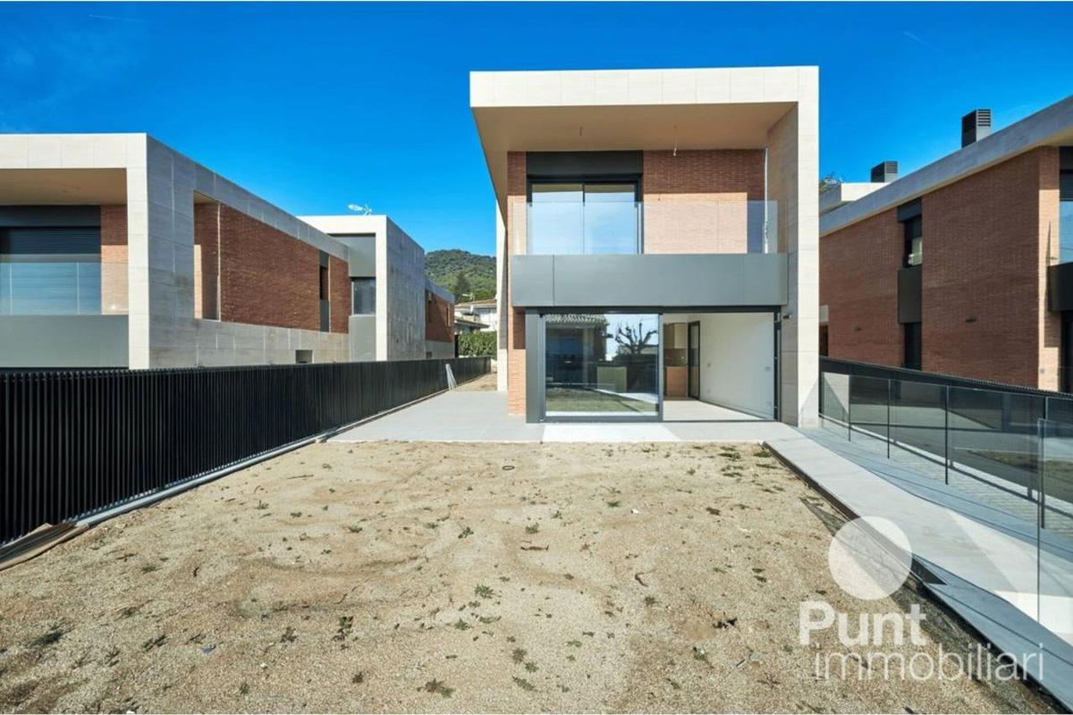 Propiedades en venta y alquiler en España photo 4
