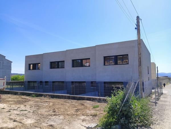 Chalet adosado en Calle Diputación, 22, El Pla del Penedès photo 1