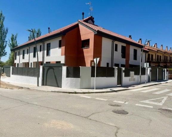 Chalet adosado en Calle Adodes, 44, Valdeolmos-Alalpardo photo 1