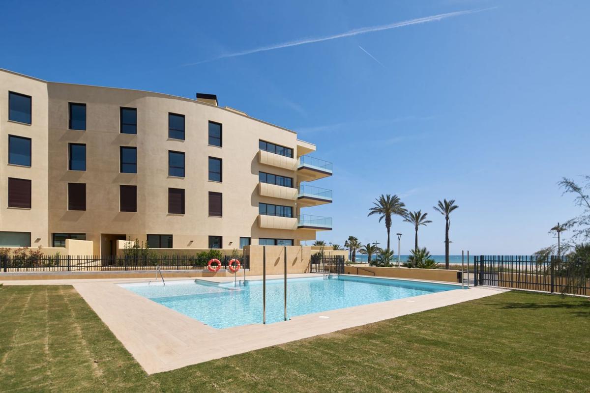 Sale of apartment in Piso en Avenida Jaume I, 125, 135, Pla de Sant Pere-Les Salines, Cubelles, Cubelles
photo 2