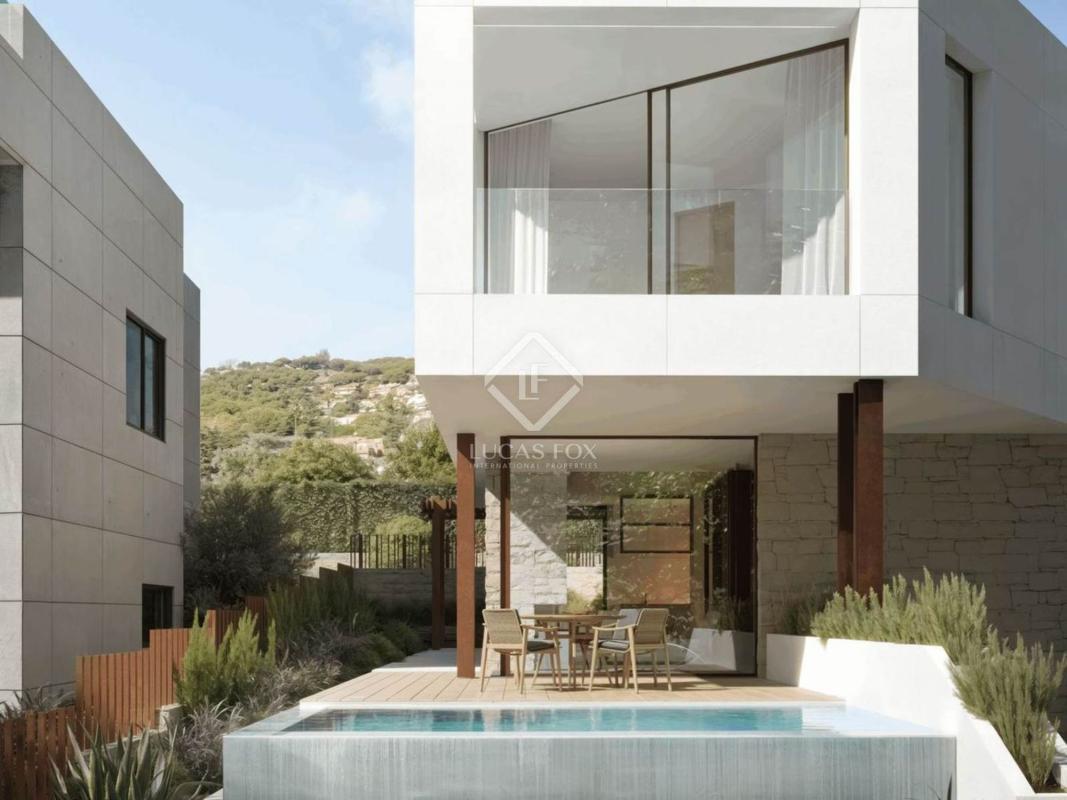 Properties for sale and rent in Spain photo 3