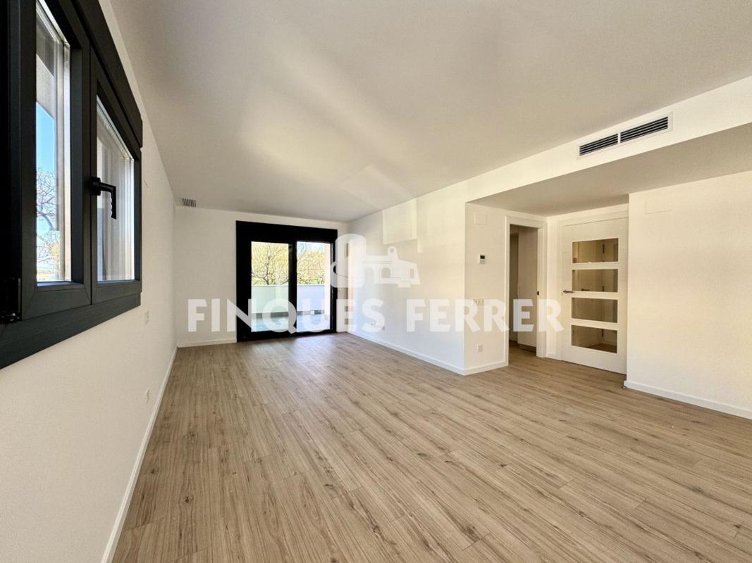 Sale of apartment in Piso en Rovira i Virgili, 24, Pla de Sant Pere-Les Salines, Cubelles, Cubelles
photo 3
