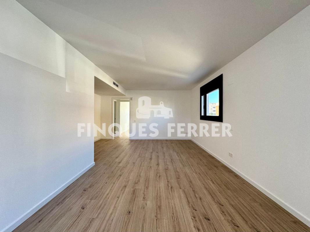 Sale of apartment in Piso en Rovira i Virgili, 24, Pla de Sant Pere-Les Salines, Cubelles, Cubelles
photo 4