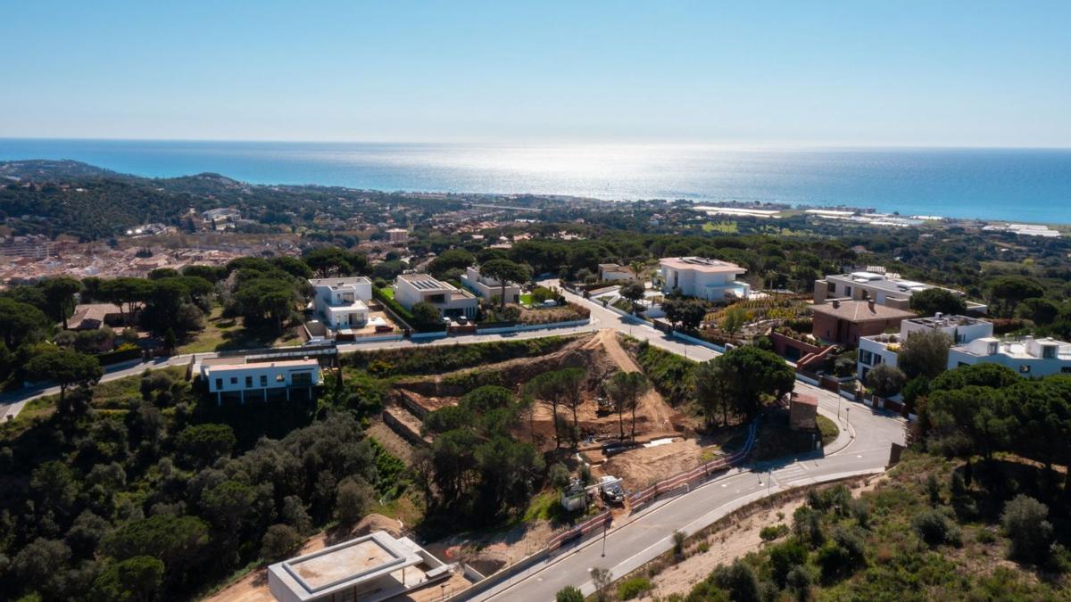 Properties for sale and rent in Spain photo 3