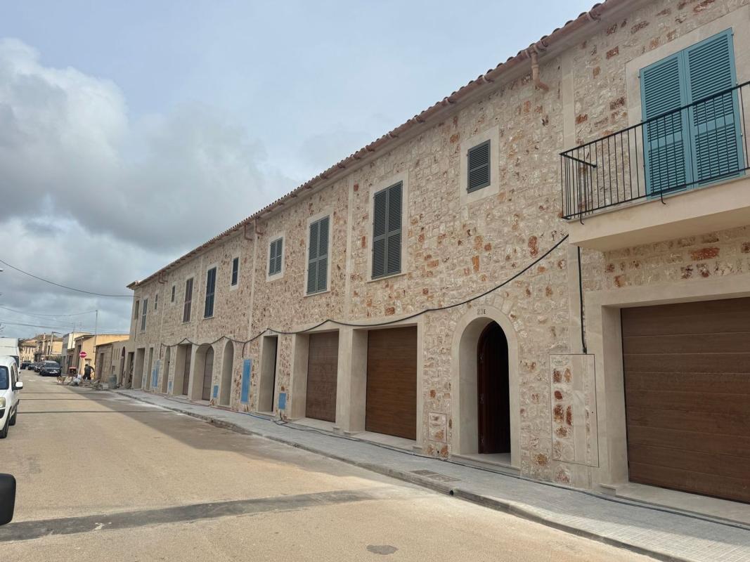 Новостройка Chalet adosado en Es Llombards в Сантани́й photo 2