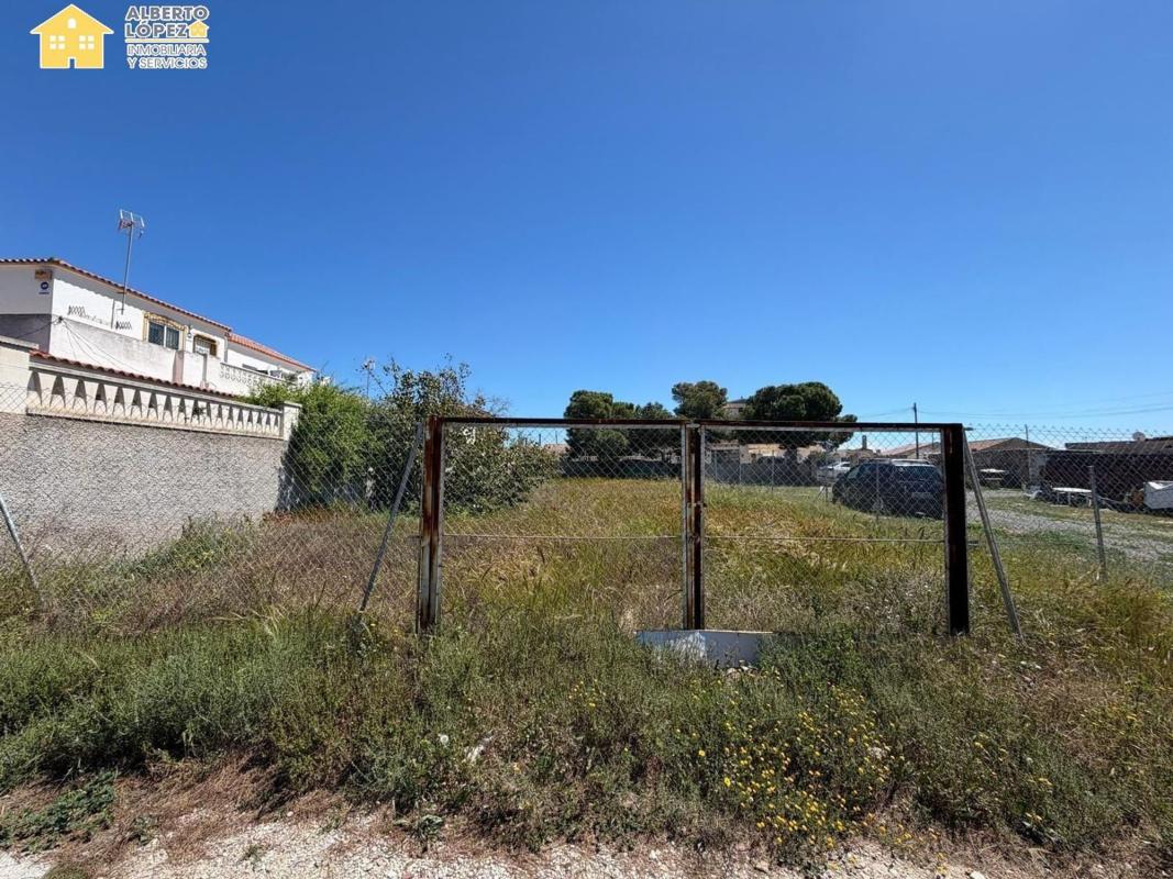 Terreno en venta en Elche / Elx, Alicante photo 1