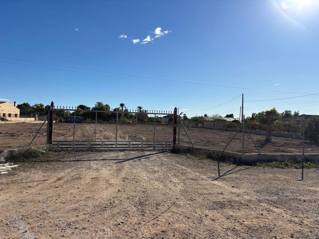 Terreno en venta en Elche / Elx, Alicante photo 4