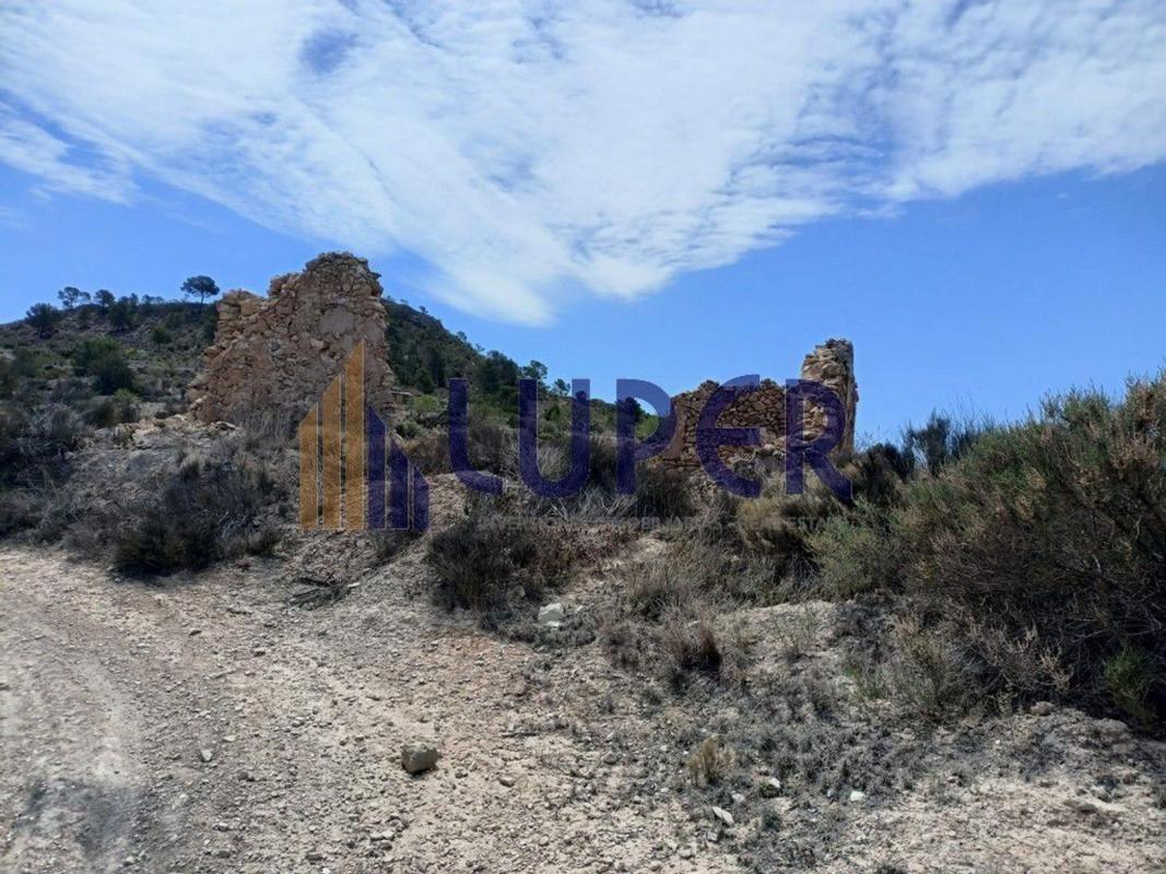 Terreno en venta en Jijona / Xixona, Alicante photo 1